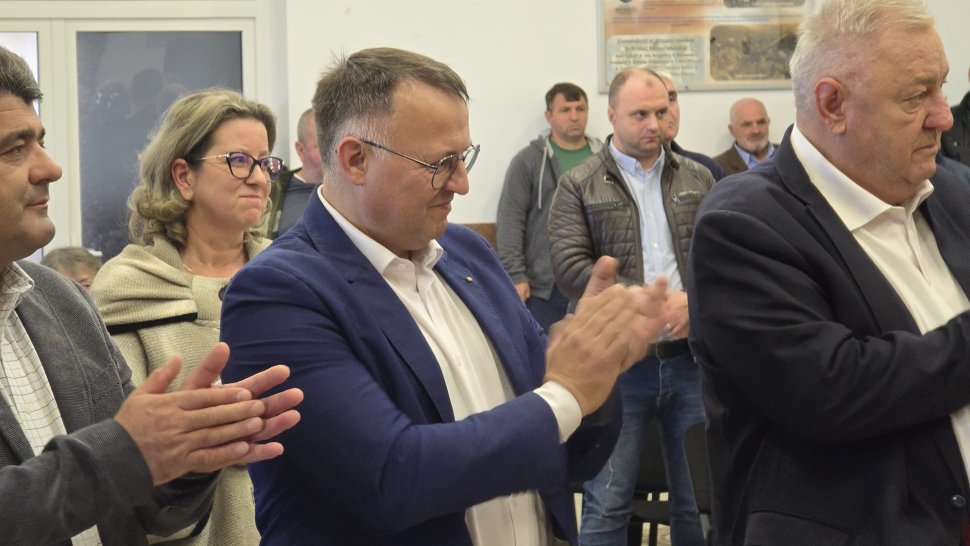 Primarul comunei Hănțești, Daniel Olariu, a fost învestit în funcția de primar 3837