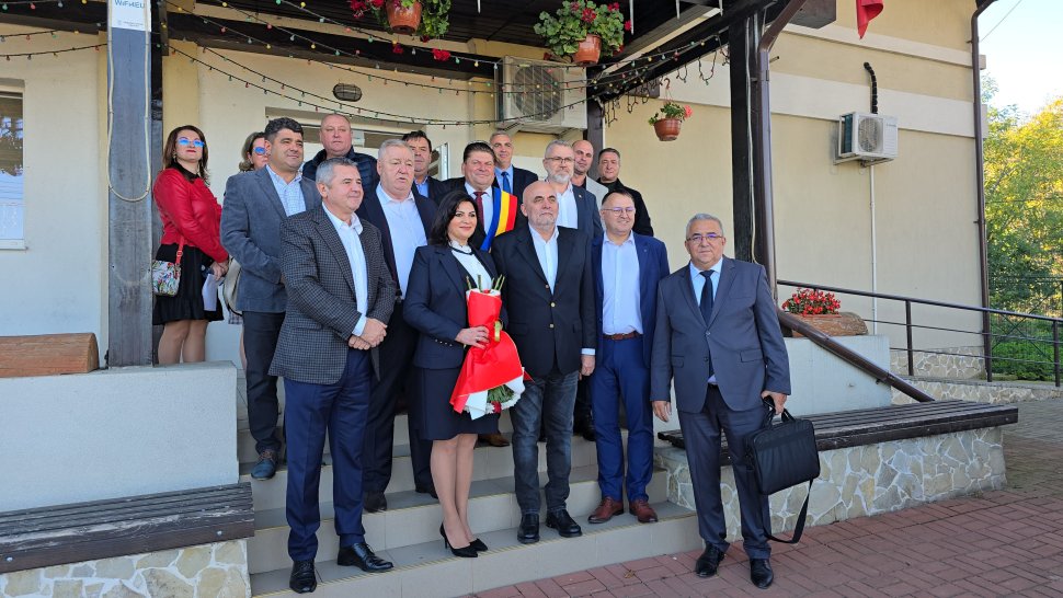 Primarul comunei Hănțești, Daniel Olariu, a fost învestit în funcția de primar 3839