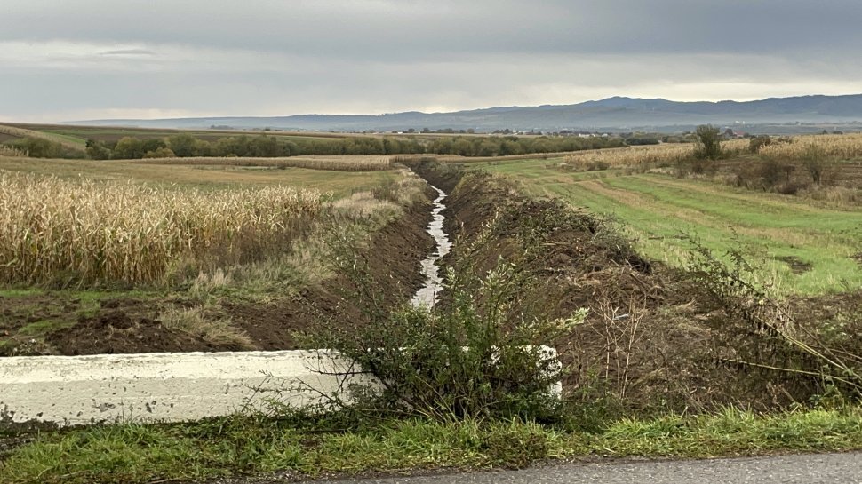 Avarie majoră la o conductă de apă în Berchișești, provocată de un buldoexcavator 3900