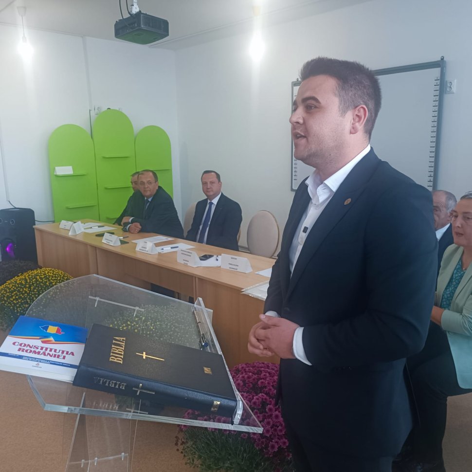 Eduard Dziminschi, învestit pentru al treilea mandat în fruntea comunei Moara 3910