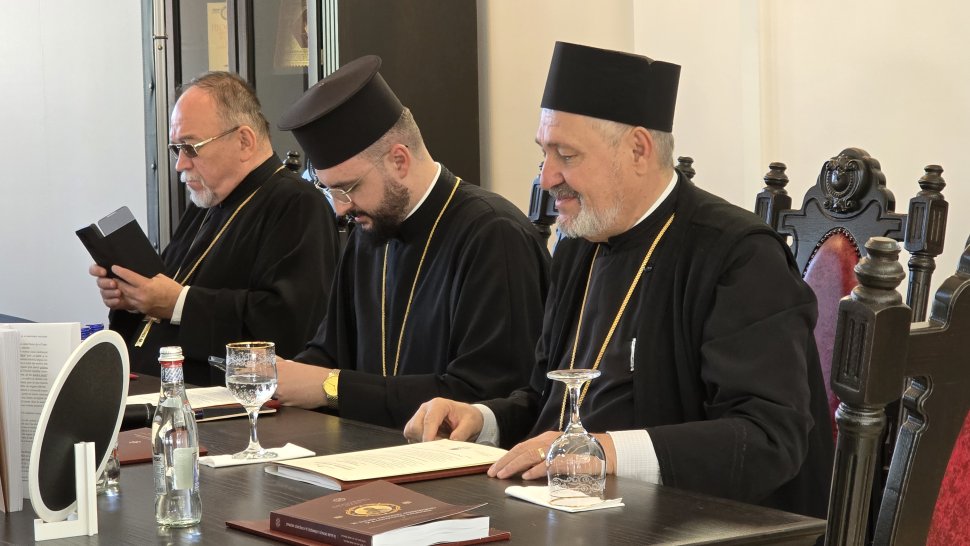 Mitropolitul Moldovei, Sfântul Ierarh Dosoftei, a fost comemorat vineri, printr-un simpozion dedicat împlinirii a 400 de ani de la nașterea sa 3987