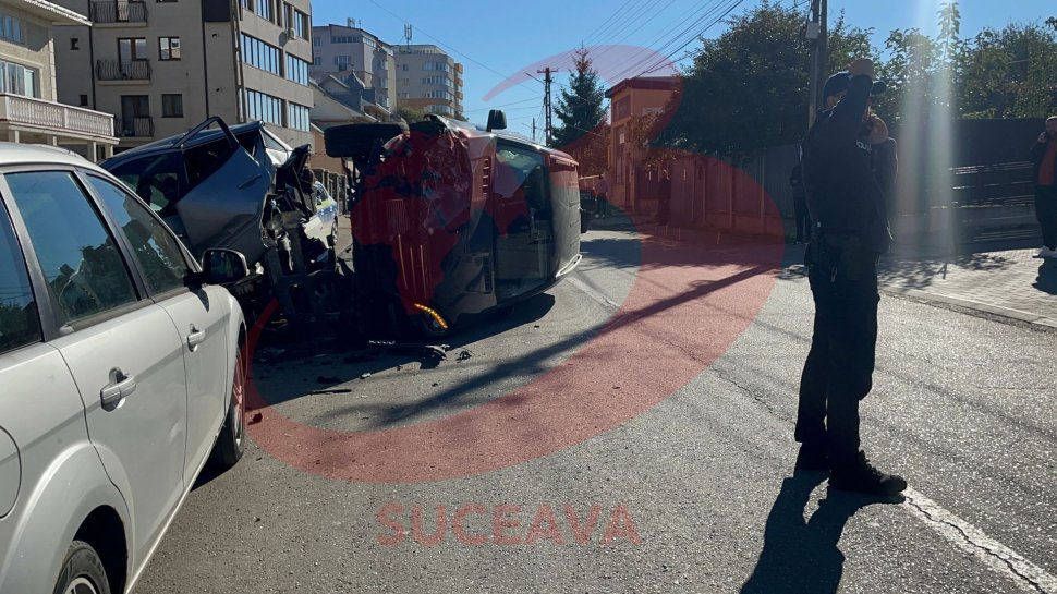 Tamponare spectaculoasă produsă între trei autoturisme, în Obcini 4134