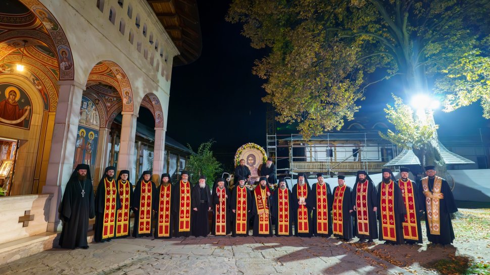 Moaștele Sfântului „Ioan cel Nou” de la Suceava, în procesiune prin județ 4164