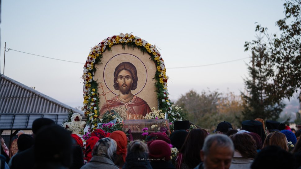 Moaștele Sfântului „Ioan cel Nou” de la Suceava, în procesiune prin județ 4173