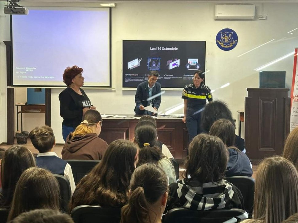 Tinerii din Suceava învață să se protejeze de traficanți și alte infracțiuni 4117
