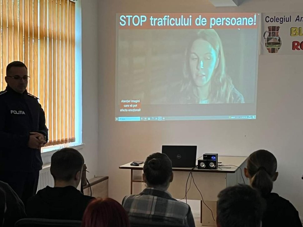 Tinerii din Suceava învață să se protejeze de traficanți și alte infracțiuni 4125