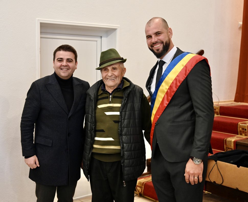 Gheorghe Șoldan prezent la învestirea noului primar al comunei Botoșana 4210