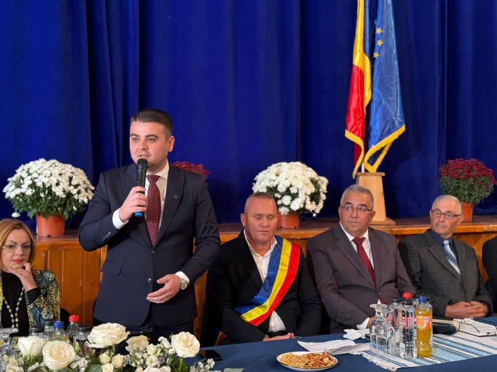 Primarul comunei Moldovița, Alin Boșutar, învestit în noul mandat 4345