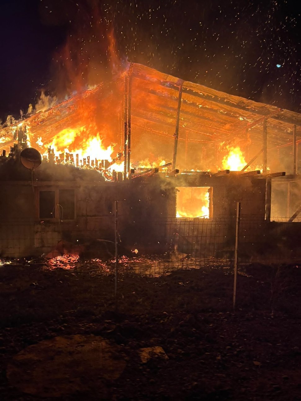 Incendiu de proporții într-o gospodărie din Șcheia 4420