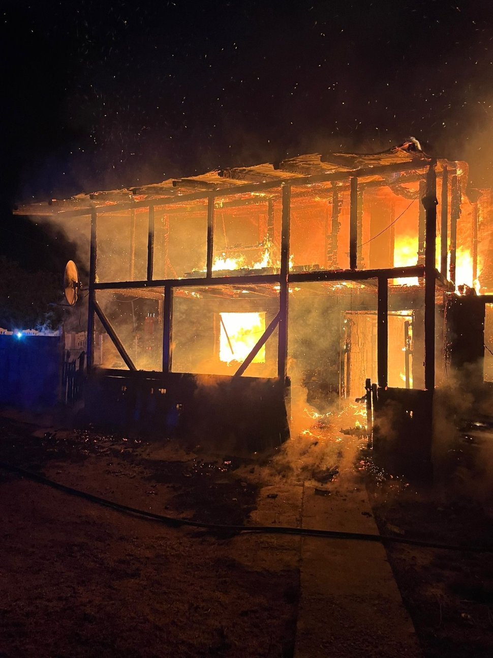 Incendiu de proporții într-o gospodărie din Șcheia 4422