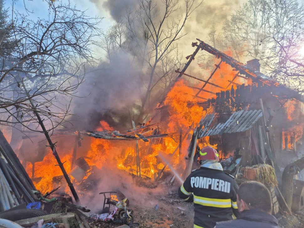 Incendiu de proporții la o gospodărie din Vicovu de Jos 4611