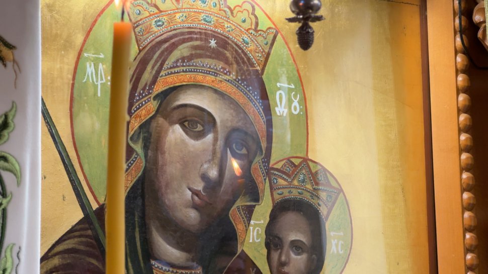 Credincioșii s-au reunit la Mănăstirea Teodoreni pentru o liturghie arhierească 4636