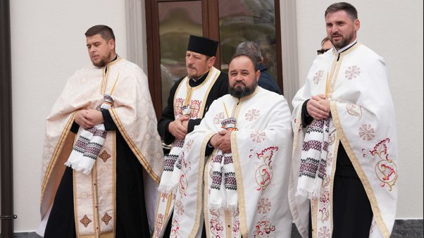 Peste 400 de copii din Vicovu de Jos învață într-o nouă școală 4722