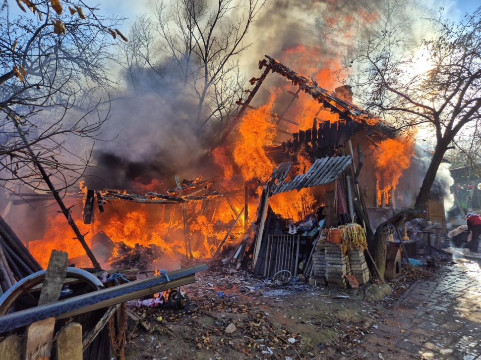 Weekend de foc în Suceava: Incendii extinse și case salvate de la dezastru