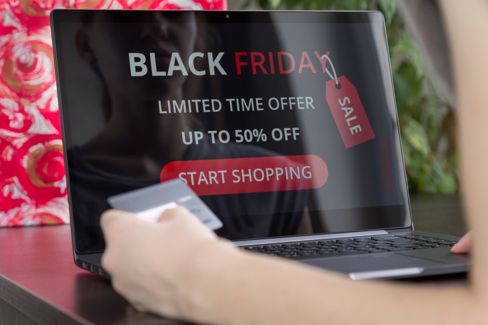 DNSC avertizează: Atenție la capcanele online de Black Friday și de sărbători