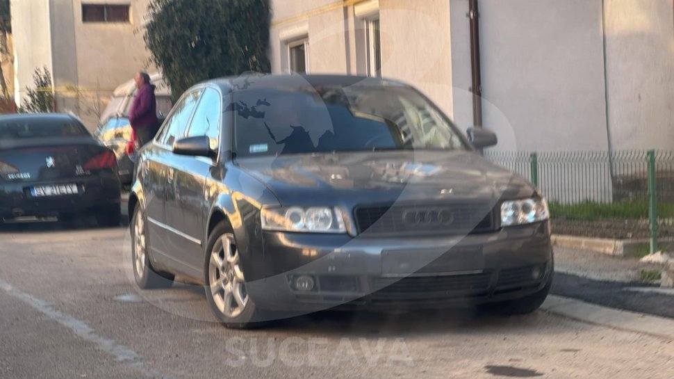 Zeci de mașini vandalizate de huligani, la Suceava  4763