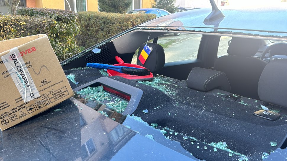 Tinerii care au distrus 51 de mașini în Burdujeni, arestați de polițiști 4938