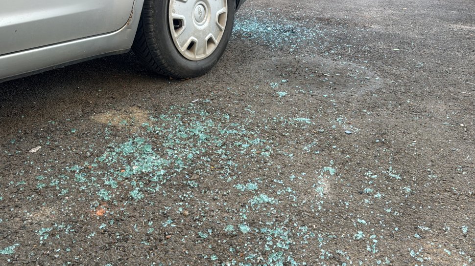 Tinerii care au distrus 51 de mașini în Burdujeni, arestați de polițiști 4939