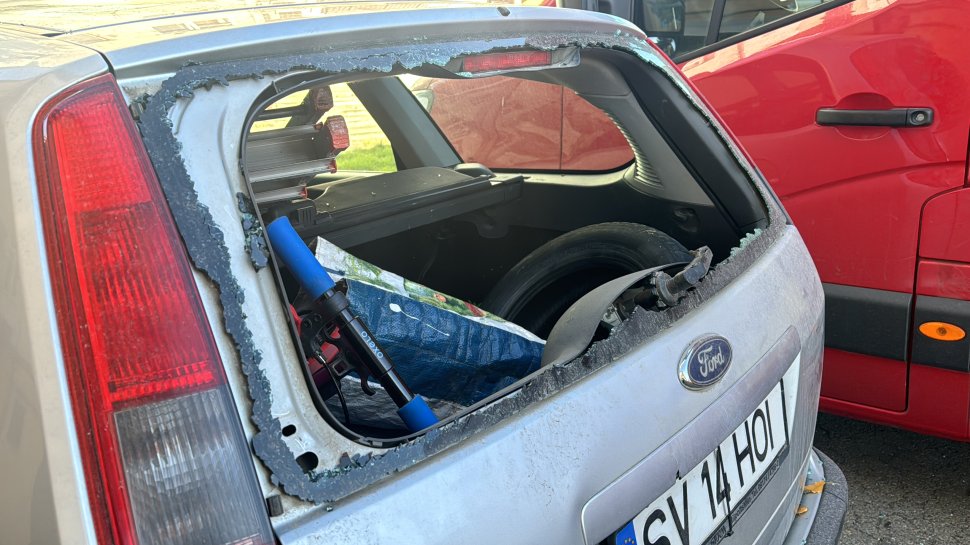 Tinerii care au distrus 51 de mașini în Burdujeni, arestați de polițiști 4940