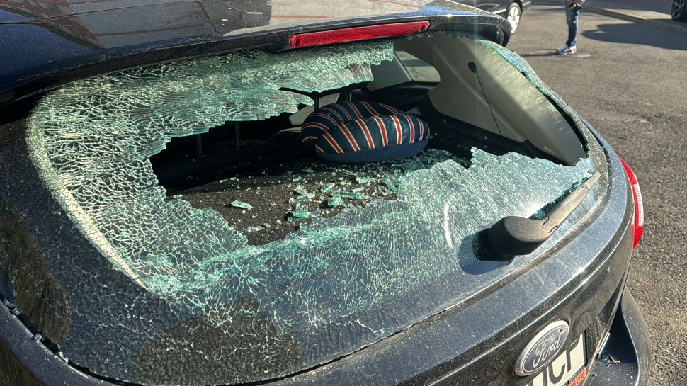 Tinerii care au distrus 51 de mașini în Burdujeni, arestați de polițiști 4941