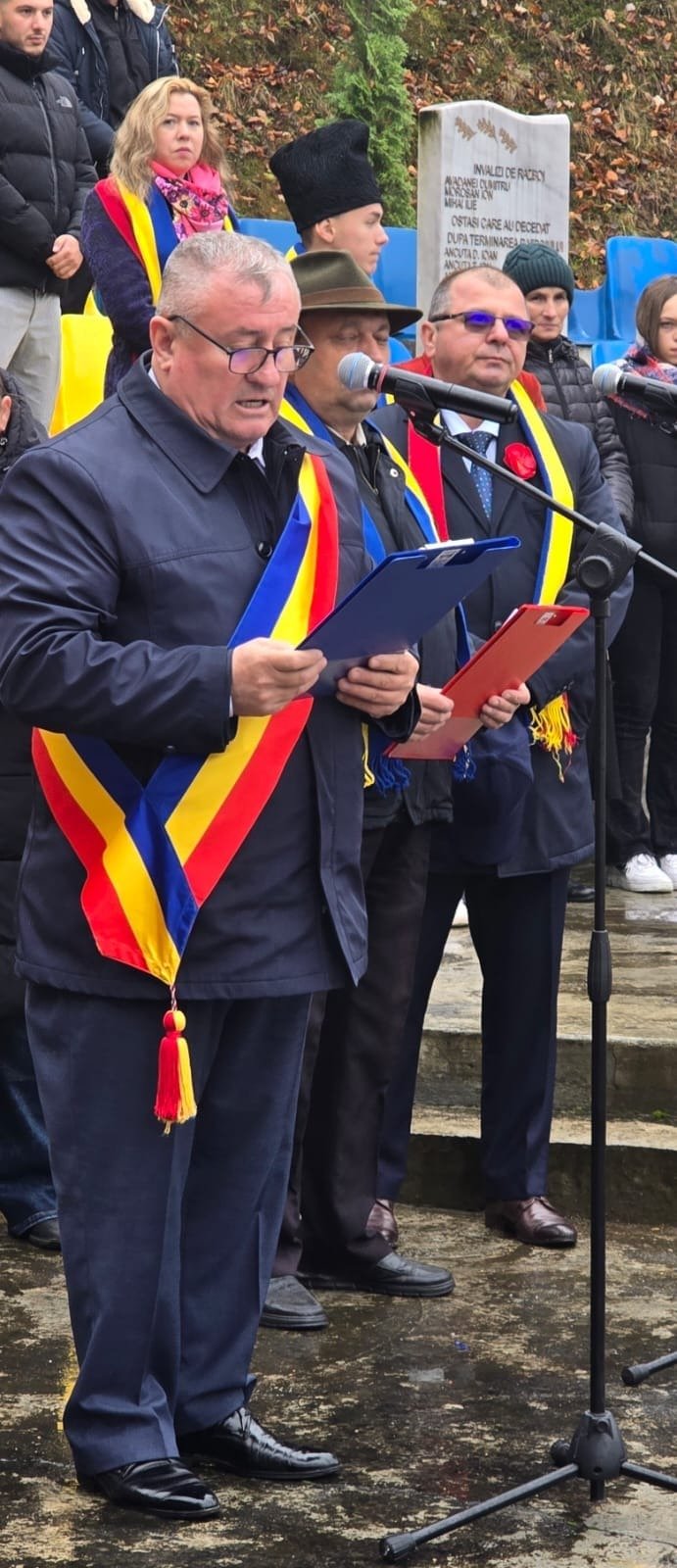 Comuna Cornu Luncii: un exemplu de slujire creștină și respect față de eroi 5223