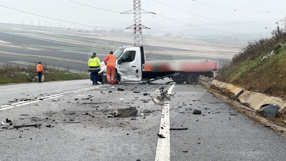 Accident rutier produs între un autoturism și o camionetă; cei doi șoferi au scăpat ca prin minune 5296