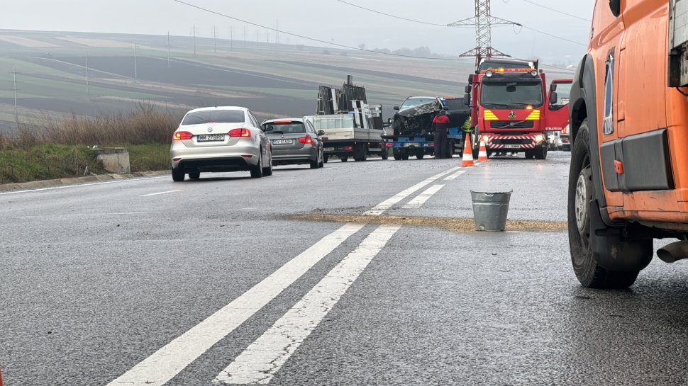 Accident rutier produs între un autoturism și o camionetă; cei doi șoferi au scăpat ca prin minune 5305