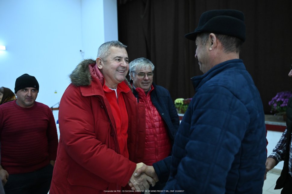 Eugen Bejinariu, alături de membrii social democrați, alături de locuitorii comunei Zamostea 5588