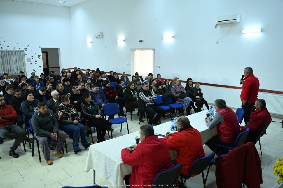 Eugen Bejinariu, alături de membrii social democrați, alături de locuitorii comunei Zamostea 5589