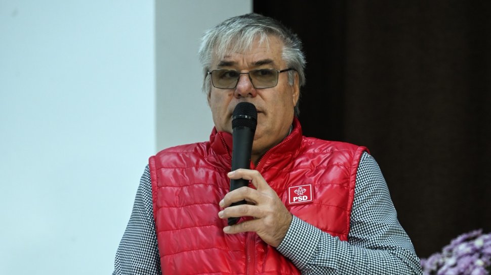 Eugen Bejinariu, alături de membrii social democrați, alături de locuitorii comunei Zamostea 5592