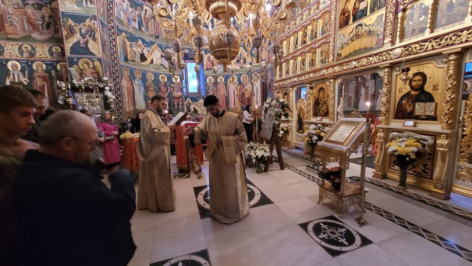 Duminica a 25-a după Rusalii, Pila samariteanului milostiv a adunat credincioșii la Mănăstirea Sihăstria Râșcăi 5724