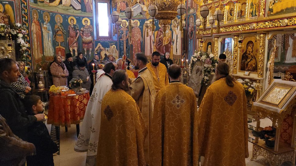 Duminica a 25-a după Rusalii, Pila samariteanului milostiv a adunat credincioșii la Mănăstirea Sihăstria Râșcăi 5734