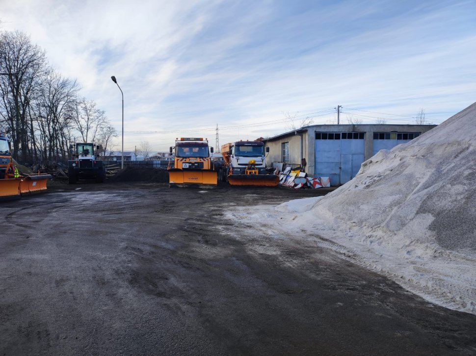 Suceava, pregătită pentru iarnă: stocuri mari de sare și utilaje gata de acțiune 5828