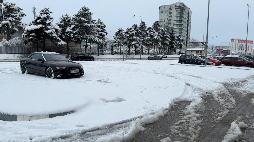 Ninsoarea a acoperit județul Suceava; zăpada nu i-a luat prin surprindere pe drumari 6015