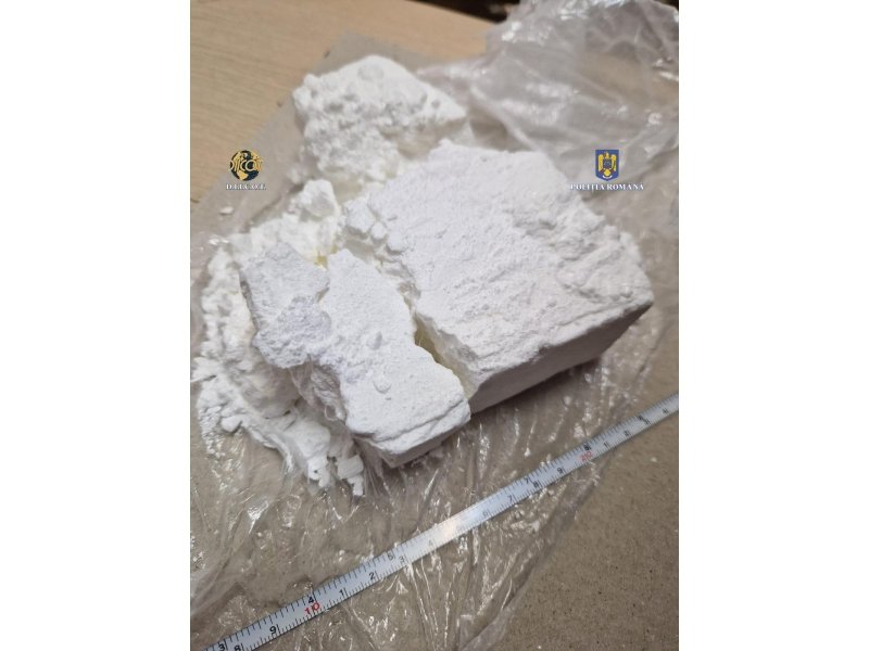 Operațiunea „BLIZZARD” – Poliția Română confiscă droguri și arme, 117 persoane arestate preventiv 6021