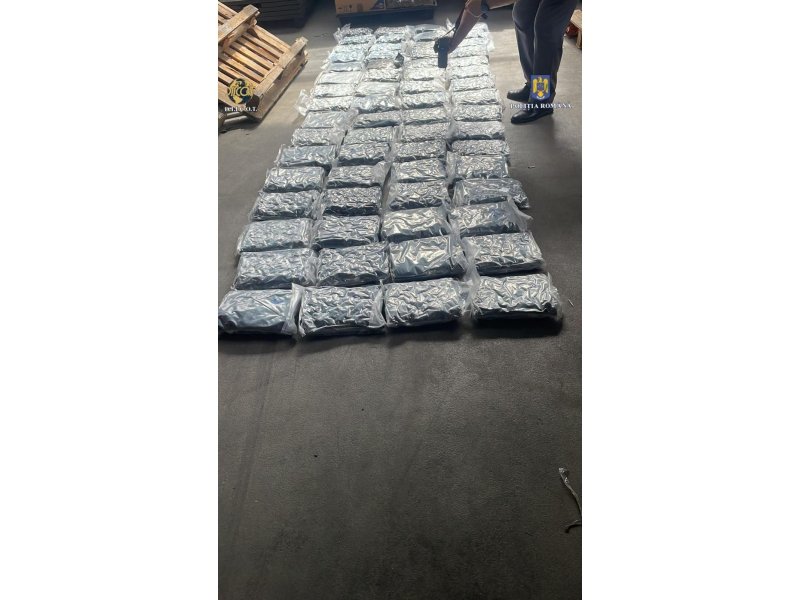 Operațiunea „BLIZZARD” – Poliția Română confiscă droguri și arme, 117 persoane arestate preventiv 6032