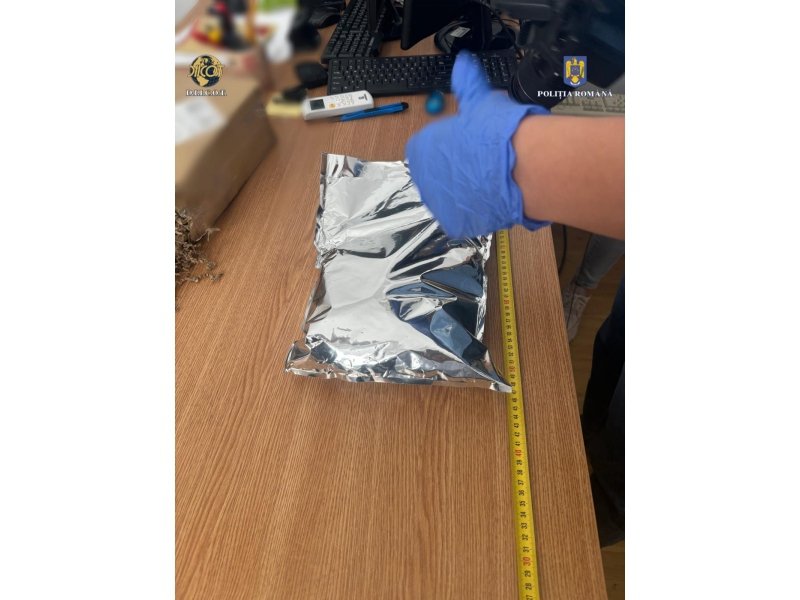 Operațiunea „BLIZZARD” – Poliția Română confiscă droguri și arme, 117 persoane arestate preventiv 6035