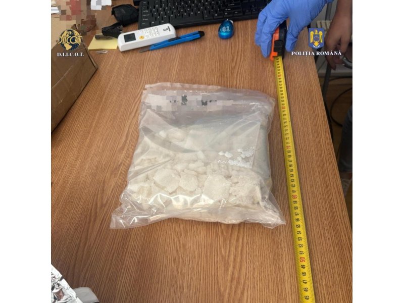 Operațiunea „BLIZZARD” – Poliția Română confiscă droguri și arme, 117 persoane arestate preventiv 6040