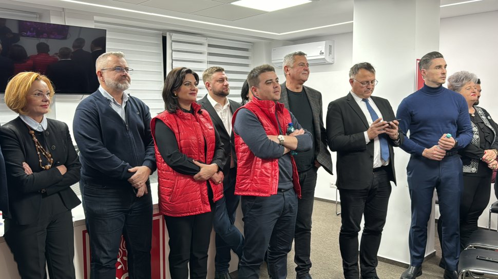 Reacții de la sediul PSD Suceava: Imagini surprinse la momentul prezentării exit-poll-urilor 6302