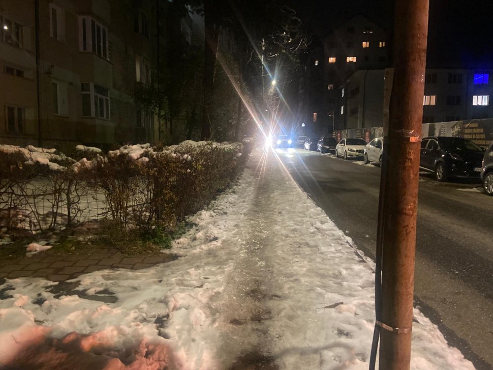 Operatorul de salubrizare stradală, amendat pentru necurățarea trotuarelor 6326