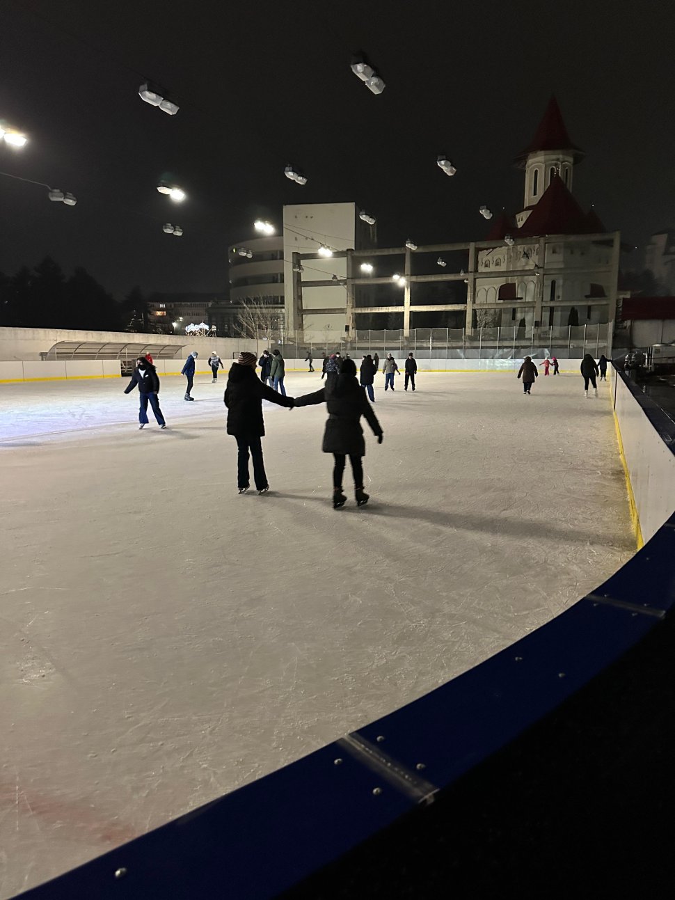 Patinoarul artificial Areni din Suceava se deschide pe 28 noiembrie cu intrare gratuită de Ziua Bucovinei