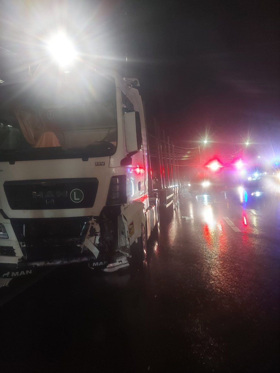 Accident grav la Ilișești: Persoana încarcerată în urma impactului 6433