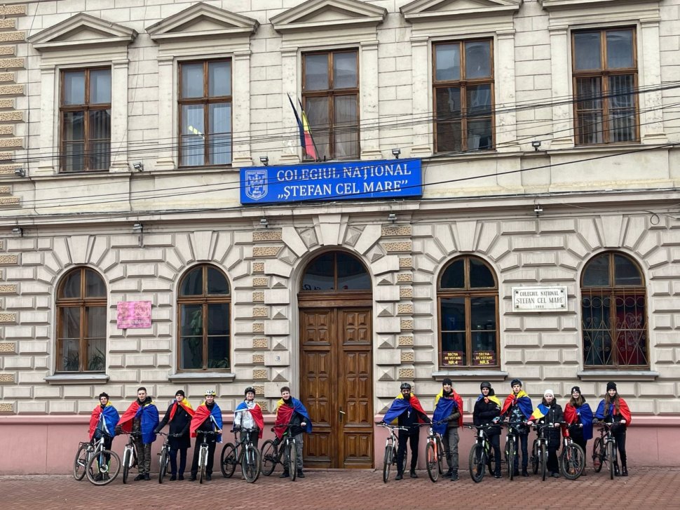 Promenada pe biciclete a tinerilor ATOS, un eveniment plin de energie și mândrie națională 6530