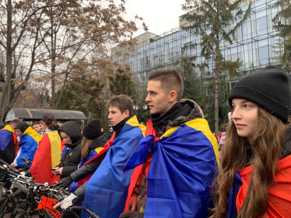 Promenada pe biciclete a tinerilor ATOS, un eveniment plin de energie și mândrie națională 6531