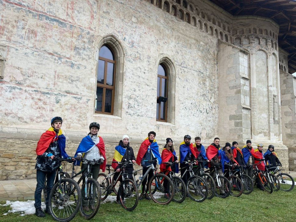 Promenada pe biciclete a tinerilor ATOS, un eveniment plin de energie și mândrie națională 6536