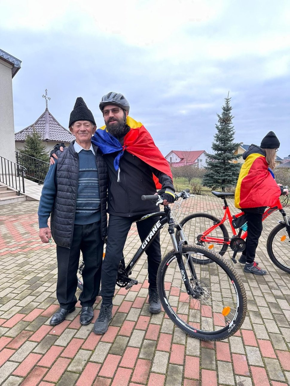 Promenada pe biciclete a tinerilor ATOS, un eveniment plin de energie și mândrie națională 6537