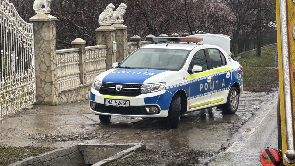 Un TIR a pus la pământ gardul unei locuințe la Cumpărătura; ca prin minune, incidentul nu s-a soldat cu victime 6723