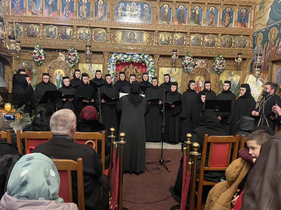 ,, Un Crăciun pentru fiecare” – Emoție și solidaritate într-un concert de neuitat la Fălticeni 6739