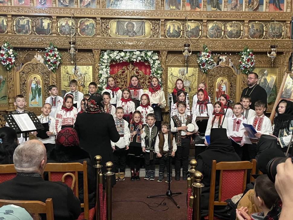 ,, Un Crăciun pentru fiecare” – Emoție și solidaritate într-un concert de neuitat la Fălticeni 6740