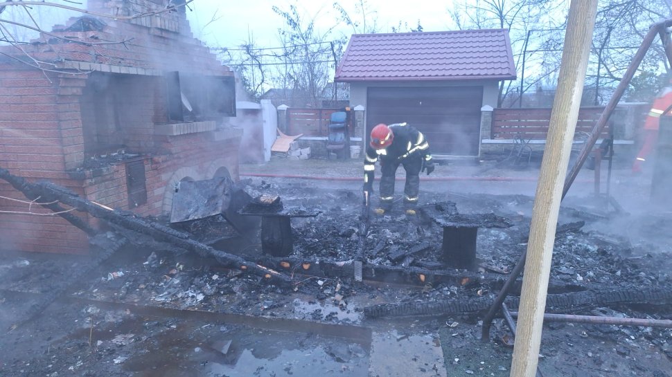 Incendiu violent la Oniceni, comuna Forăști 6924